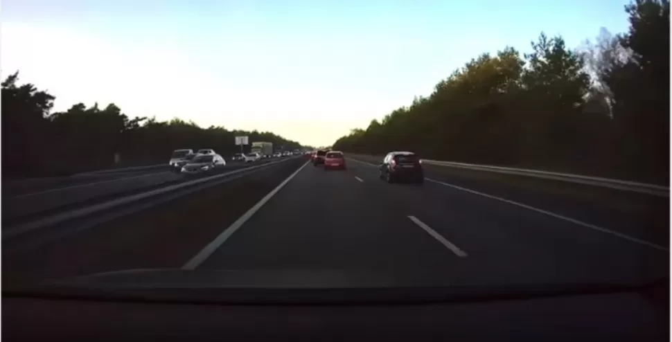 Un auto autónomo predice un accidente