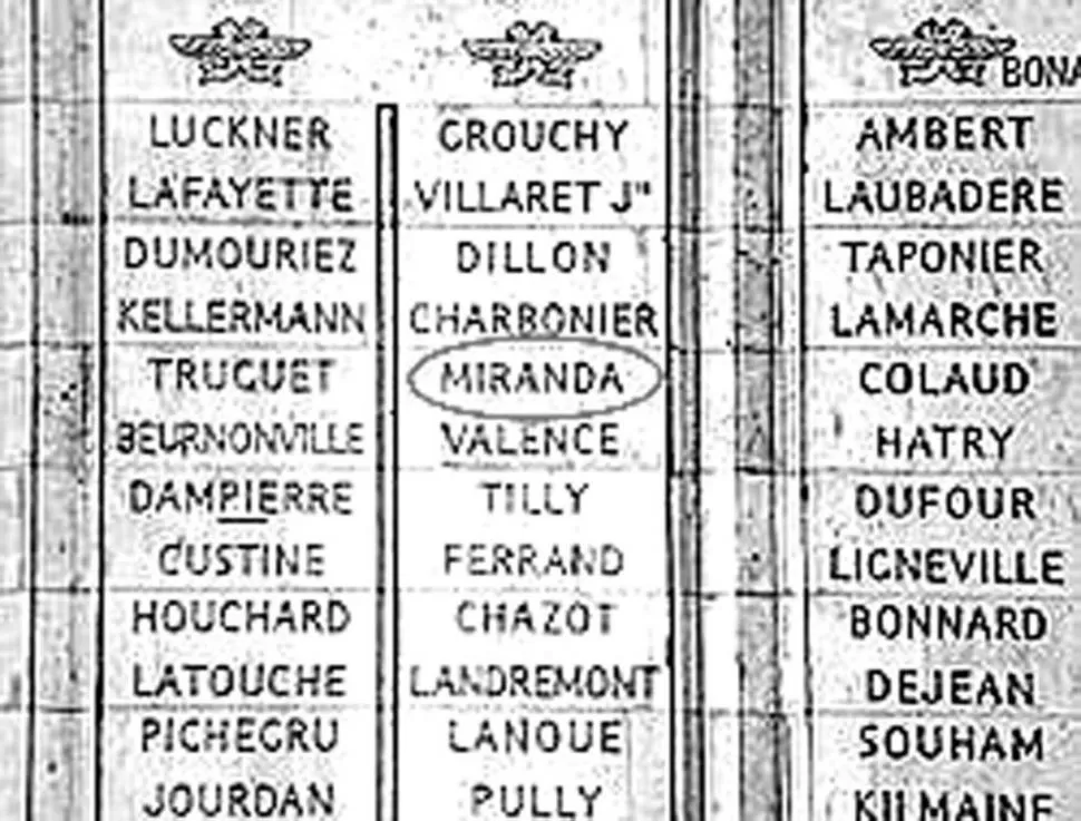 EN EL ARCO DE TRIUNFO. El nombre de Miranda tallado en mármol, en el famoso monumento de París.