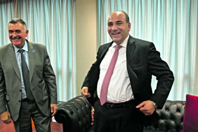 Manzur tuvo un año “sentado en el avión”