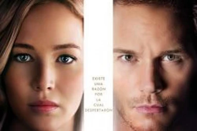 Un romance en el espacio exterior, en pleno viaje para salvar a la humanidad