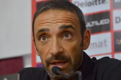 El ciclo de Azconzábal en Huracán comienza mañana