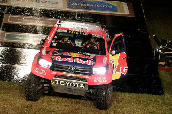 Al-Attiyah lidera el Dakar tras la primera etapa