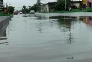 Vecinos de Jujuy al 4.000 quedaron sin luz y con las calles inundadas