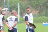 La lluvia no fue un impedimento para que Atlético trabaje