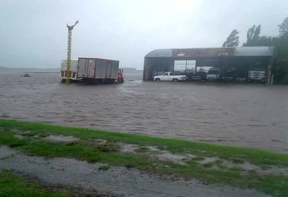 TEMPORAL. Inundaciones en Santa Fé, Villa Constitución. FOTO TOMADA DE PERFIL. 