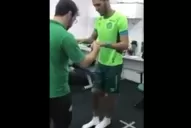 Uno de los sobrevivientes de la tragedia de Chapecoense volvió a caminar sin muletas