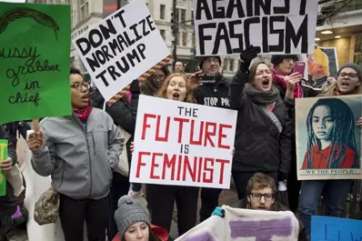 Arrestan a manifestantes contrarios a Trump