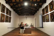 El crucifijo volvió al Salón de la Jura de la Casa Histórica