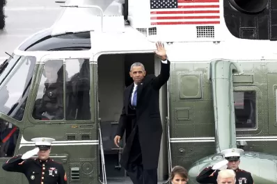 Con Melania y Barron a su lado, Trump dio inicio a un nuevo ciclo