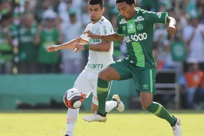 Chapecoense empató con Palmeiras en su primer cotejo después de la tragedia