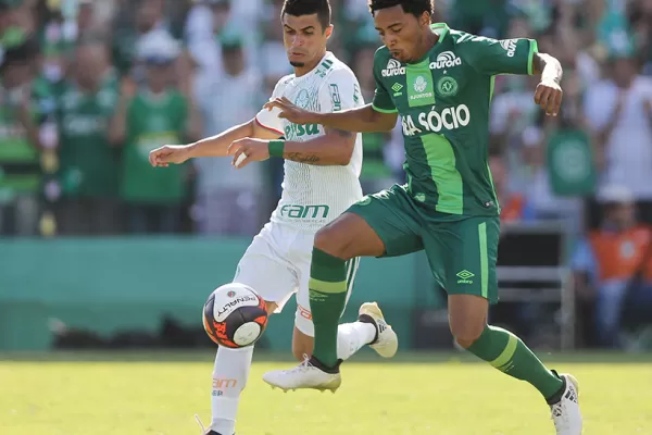 Chapecoense empató con Palmeiras en su primer cotejo después de la tragedia