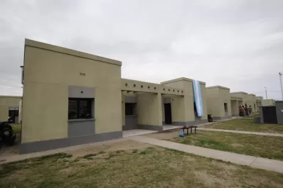 Apuntalan la obra pública a través de viviendas