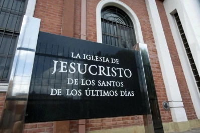 Entraron a una iglesia en plena ceremonia religiosa y asaltaron a los fieles