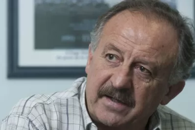 “Triaca actúa como un gerente de los empresarios”