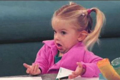 El tiempo pasa: así luce hoy la niña del meme viral