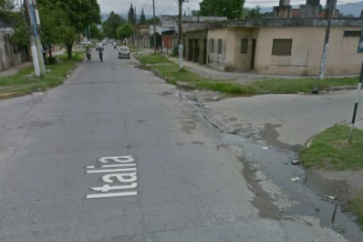 Encontraron el cuerpo de un joven en el patio de una casa