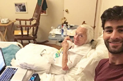 Actor de Hollywood se mudó con su vecina de 89 años para cuidarla