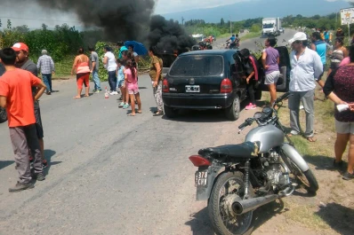 Vecinos de El Timbó Viejo cortaron la ruta 305 para pedir seguridad