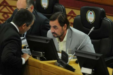 Defienden la potestad de Jaldo para cesantear a asesores de Pro