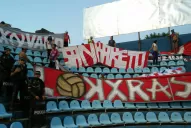 Cerca de 20 hinchas acompañan El Nacional en la cancha de Atlético