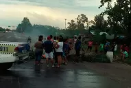 Familias afectadas por el temporal cortaron la autopista Tucumán-Famaillá
