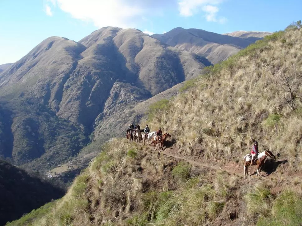 CABALGATAS. Los viajes sobre caballo crecen en la provincia. Son cada vez más los tucumanos que emprenden periplos de dos días para conocer lugares que no se pueden ver desde la ruta o desde el volante de un auto. gentileza cabra horco