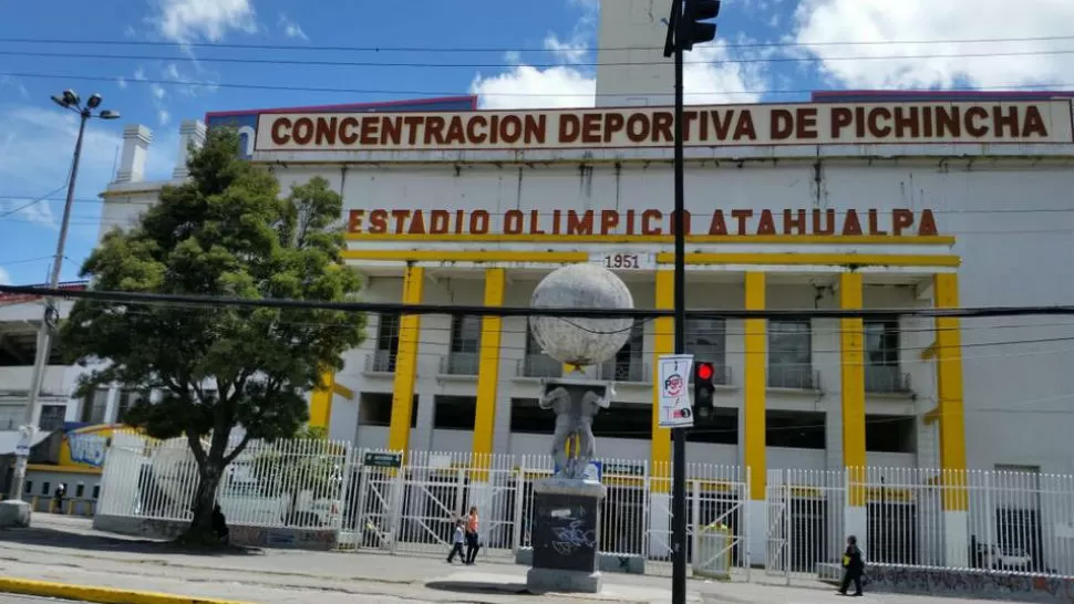 A LA ESPERA.  El estadio Olímpico Atahualpa, donde se debería jugar. 