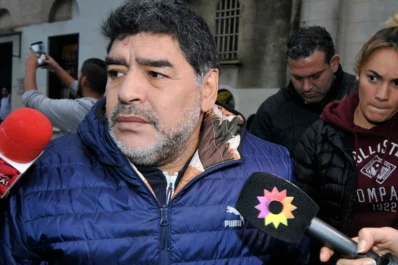 Maradona: el fútbol argentino está quebrado, Grondona se lo llevó a la tumba