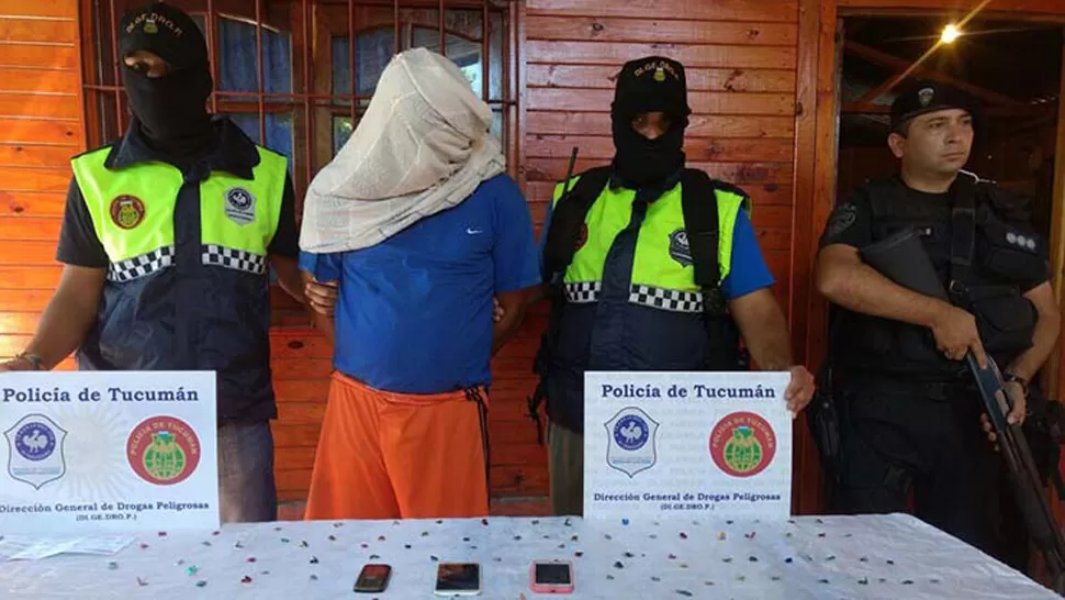 Secuestran droga y un arma de fuego luego de las denuncias de los vecinos del Tuquito
