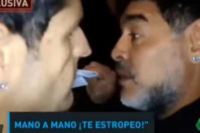 El momento de furia de Maradona: acordate que si yo te pego, te estropeo