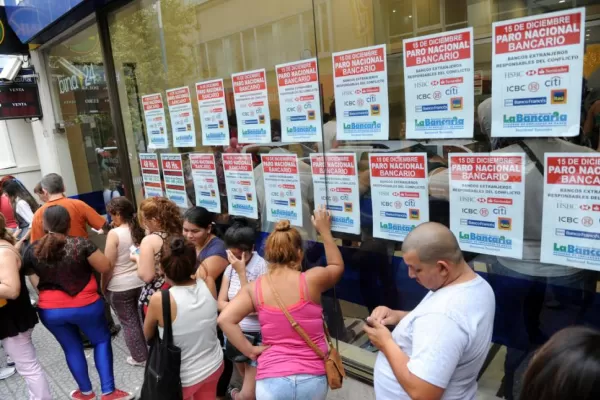 Paro bancario: anuncian que habrá guardias para abastecer a cajeros