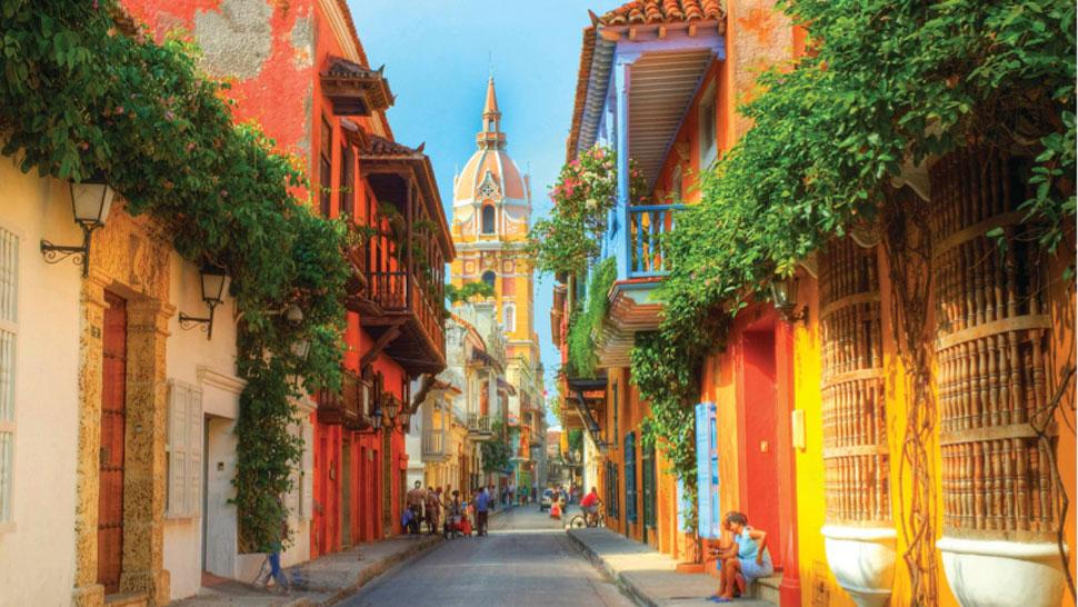 CARTAGENA DE INDIAS. Una de las increíbles calles del casco histórico de la ciudad. FOTO TOMADA DE BUSCOAÉREOS.COM