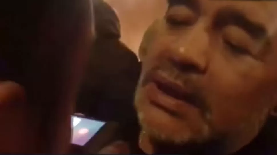 El enojo de Maradona con un periodista español: si yo te pego, no te queda nariz