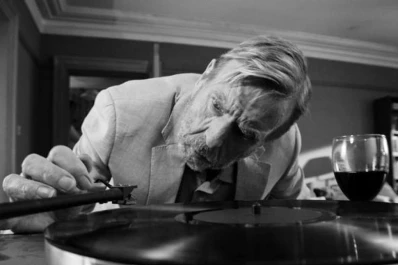 Una sátira al Reino Unido se lleva los aplausos