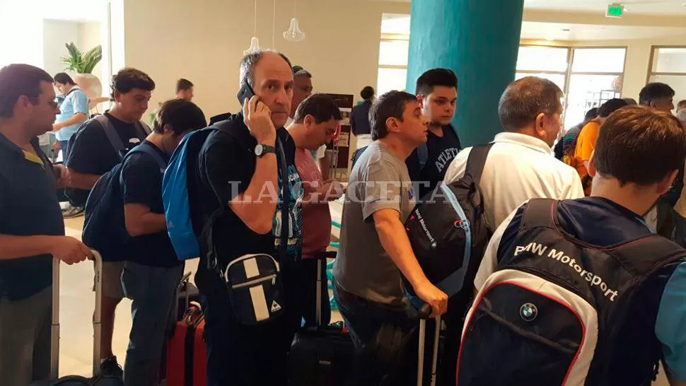 Los hinchas de Atlético llegaron esta mañana a Cartagena. LA GACETA/FOTO DE FEDERICO ESPÓSITO