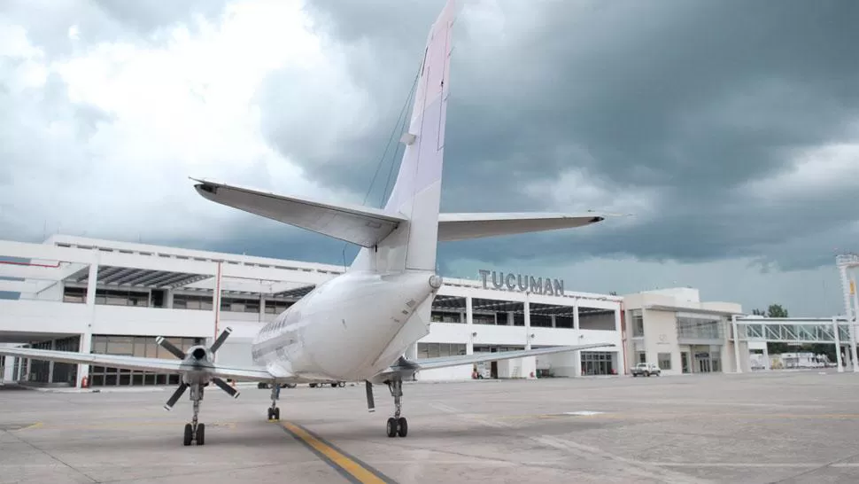 DESPUÉS DE LAS OBRAS. El aeropuerto tucumano será refaccionado entre junio y agosto, lo que permitiría multiplicar el tráfico. ARCHIVO LA GACETA