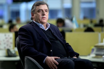 Advertencia de la UCR al Gobierno: el cúmulo de errores desgasta