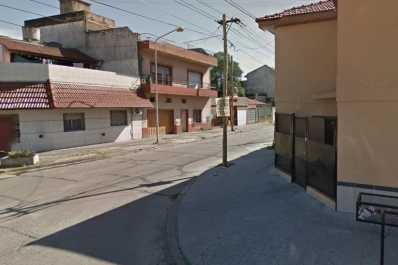 Le robaron el auto con su hija de seis años adentro