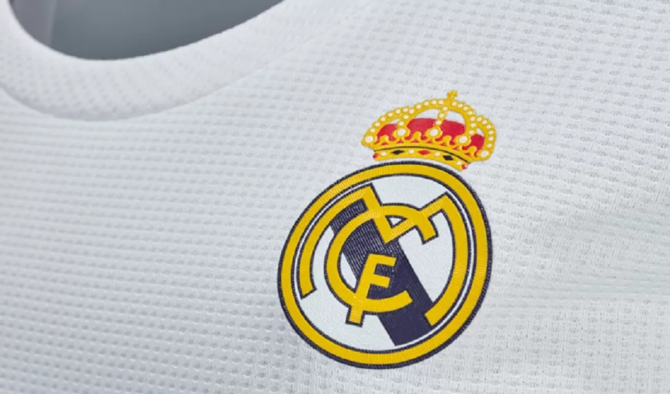 Así sería la camiseta del Real Madrid con otra marca deportiva