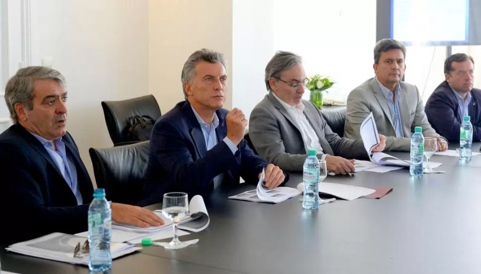 EN OLIVOS. Macri y parte de su Gabinete escucharon al radical José Cano.  prensa plan belgrano