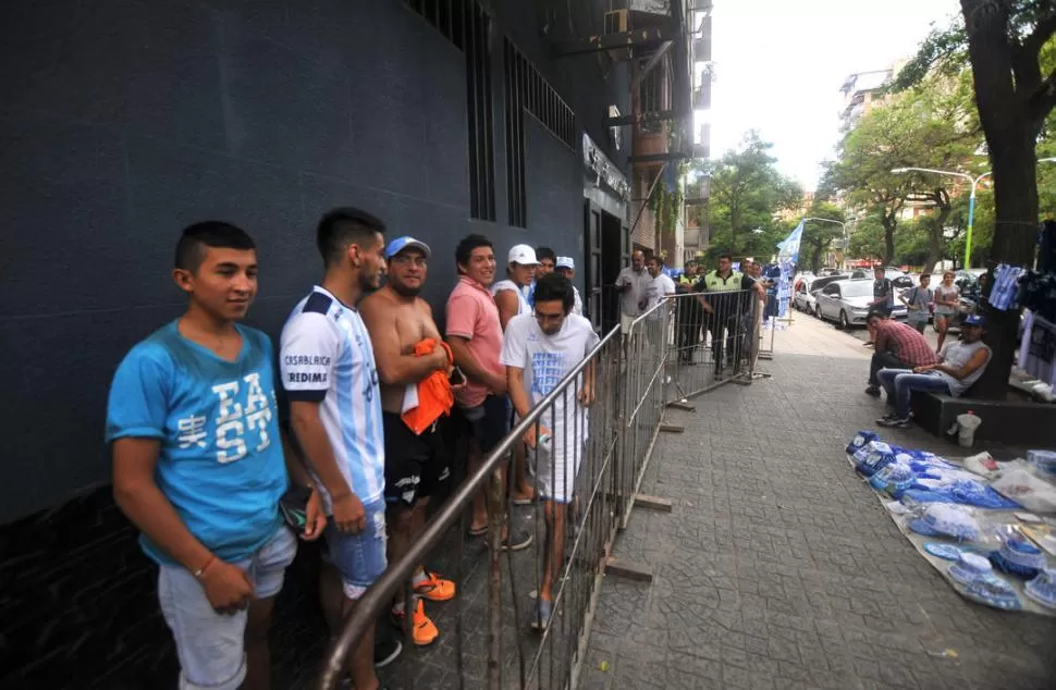 ILUSIÓN, DENOMINADOR COMÚN. Los hinchas esperan revertir el resultado de la ida en Cartagena de Indias ante Junior. la gaceta / foto de osvaldo ripoll 