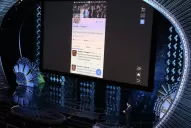 El show debe seguir y se viraliza en las redes ante la indiferencia de Trump