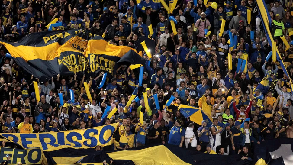 LA VUELTA. Los hinchas tienen vedado el paso a las tribunas visitantes del fútbol argentino desde 2013. ARCHIVO