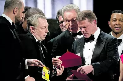 El hombre parecido a Matt Damon es el culpable de todo