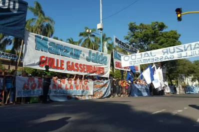 Un miércoles imposible en el centro: hubo calles cortadas, protestas y muchas demoras