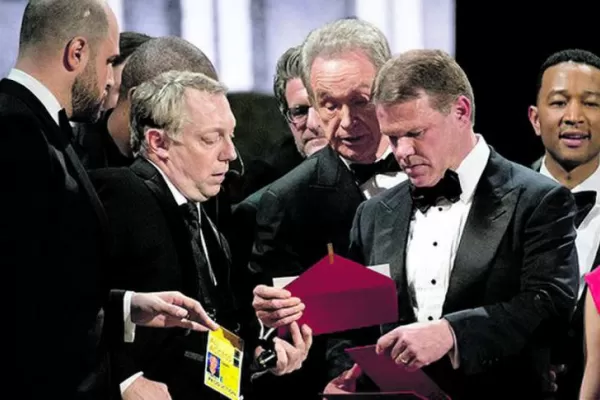El hombre parecido a Matt Damon es el culpable de todo