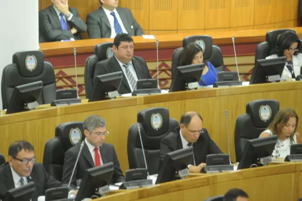Opositores criticaron el discurso de Manzur en la Legislatura