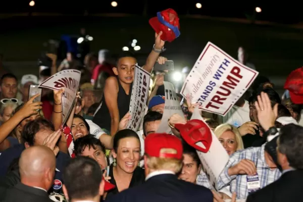 La locura de las multitudes estadounidenses