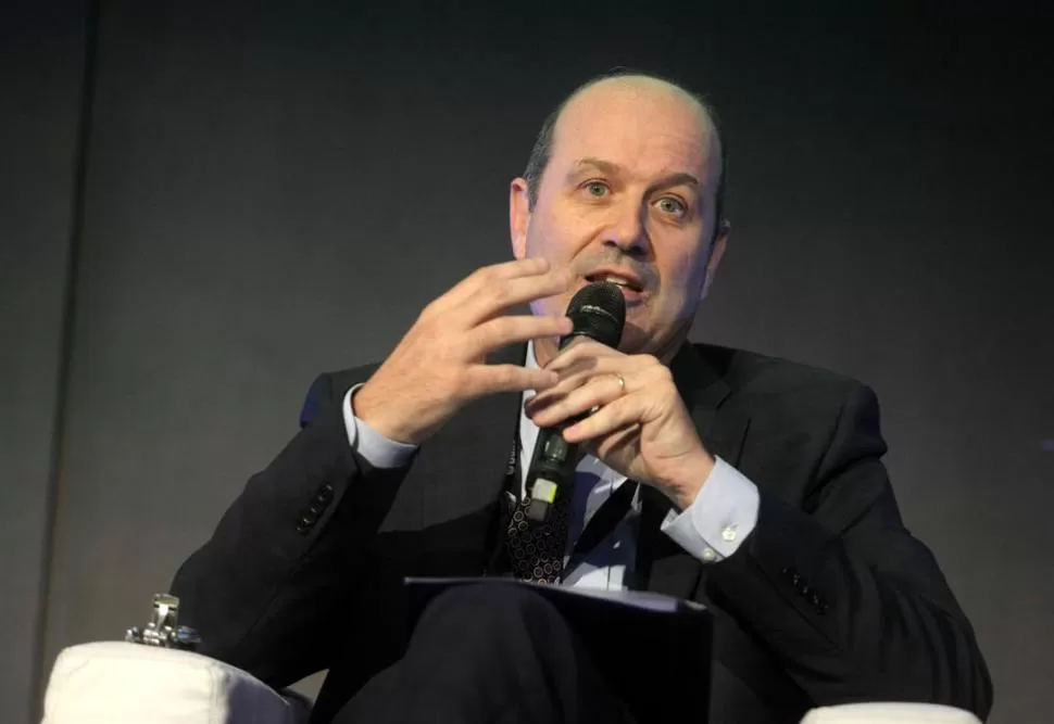 EN BANCOS. Sturzenegger busca que el ahorro se vuelva más atractivo. DyN (archivo)