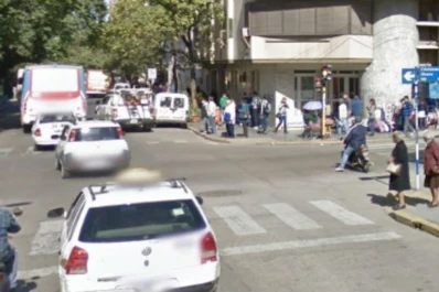 Trágico choque en el centro: murió un hombre tras ser embestido por una motocicleta